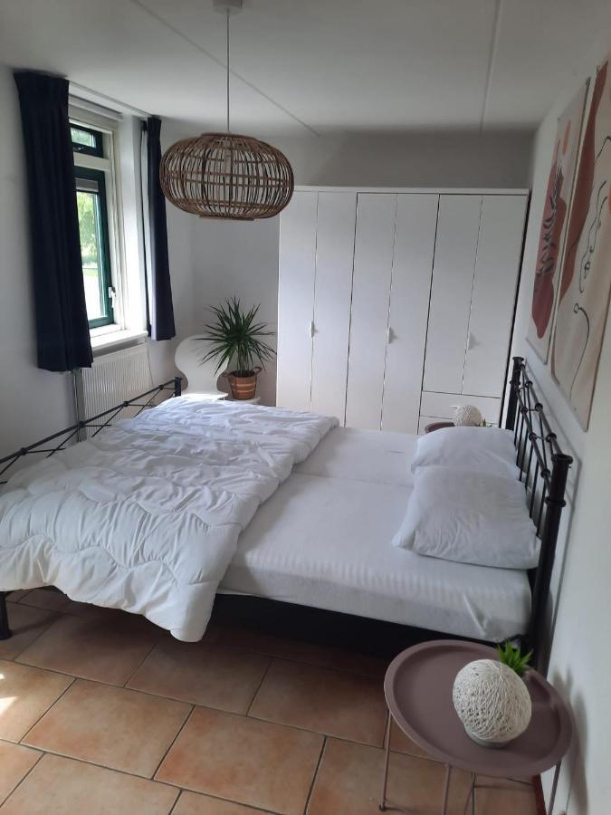 Waterhuis Friesland Oudwoude Esterno foto