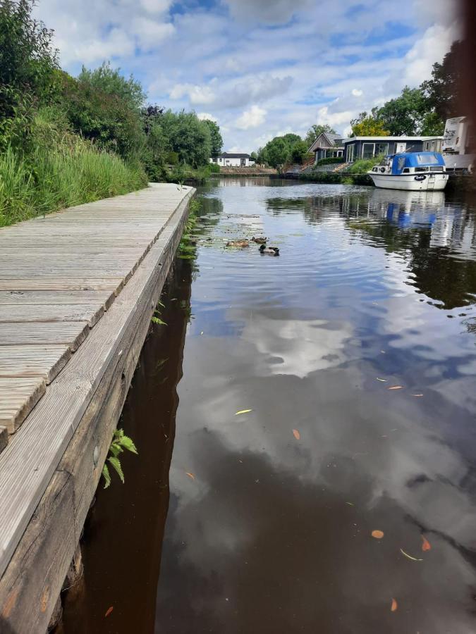 Waterhuis Friesland Oudwoude Esterno foto